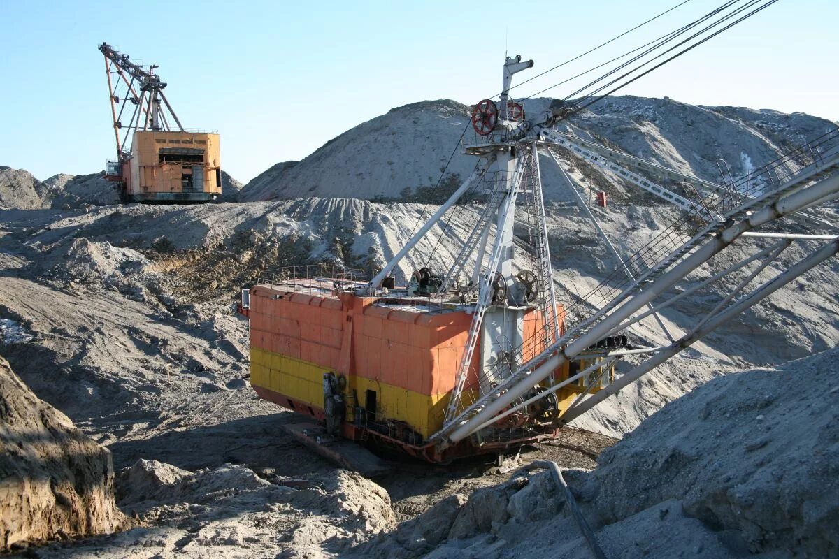 драглайн эш. обязанности машиниста шагающего экскаватора. помощник машиниста эш. переясловский разрез отдел кадров. вакансия машинист шагающего экскаватора.