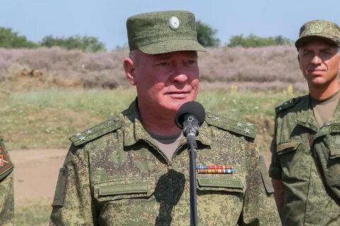 Командовать группой