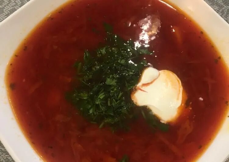 Борщ из кислой капусты. Борщ из квашеной капусты. Борщ с квашеной капустой. Борщ с капустой и картофелем. Борщ с капустой и картофелем.