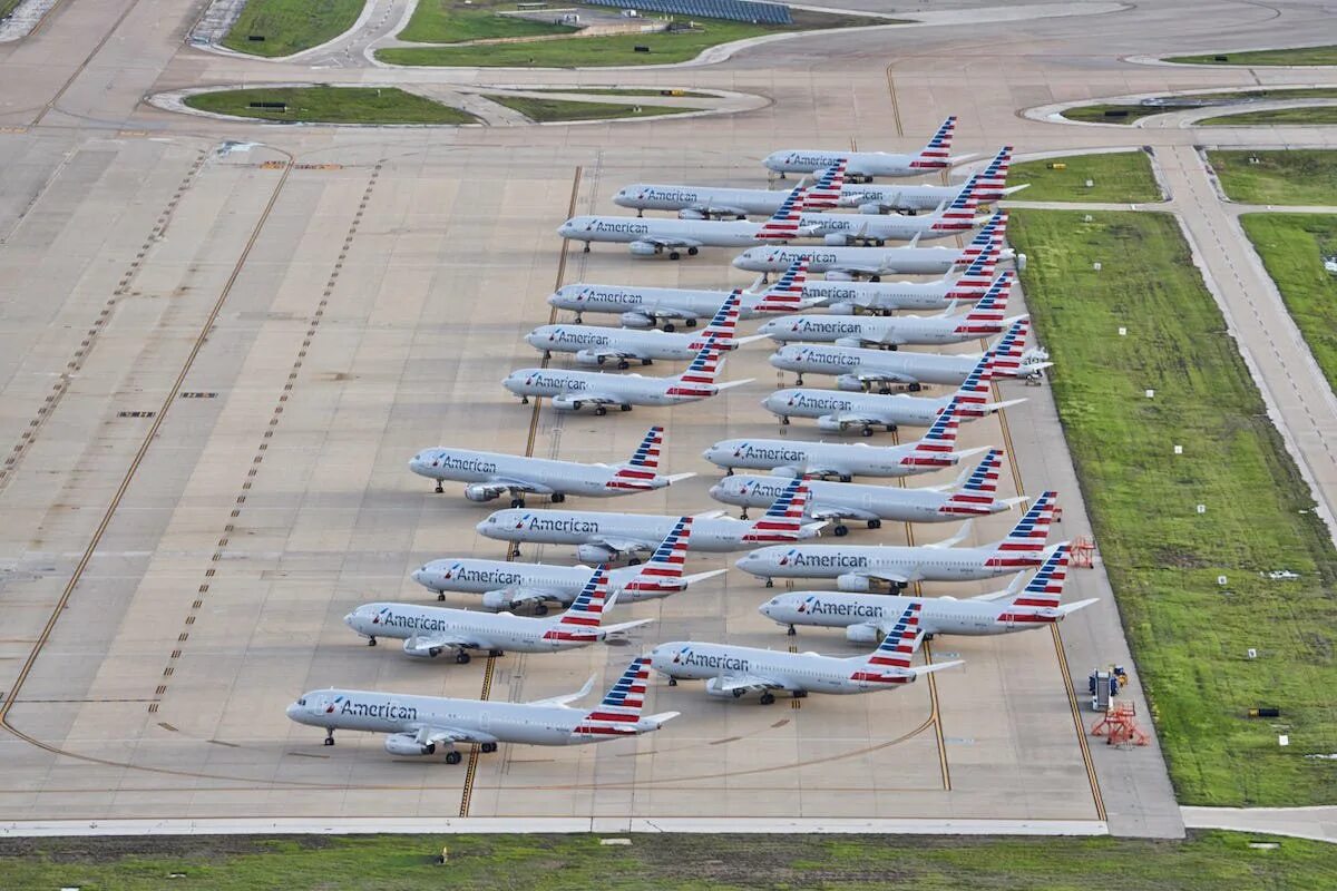 Покажи фотографии самолетов. American Airlines парк самолетов. Парк воздушных судов. Аэропорт парк самолетов. . American аэропорт.