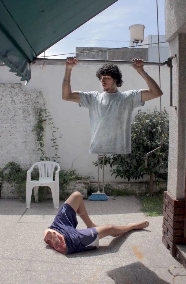 Злой студент. Неумелые люди. Неумелые люди. Скромный парень. Мужчина подмигивает.