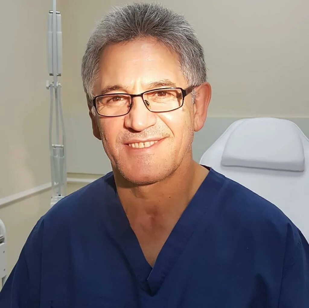 Хасан баиев хирург. Хасан баиев семья. Баиев хасан жунидович. Баиев хасан пластический хирург грозный. Баиев хасан пластический.