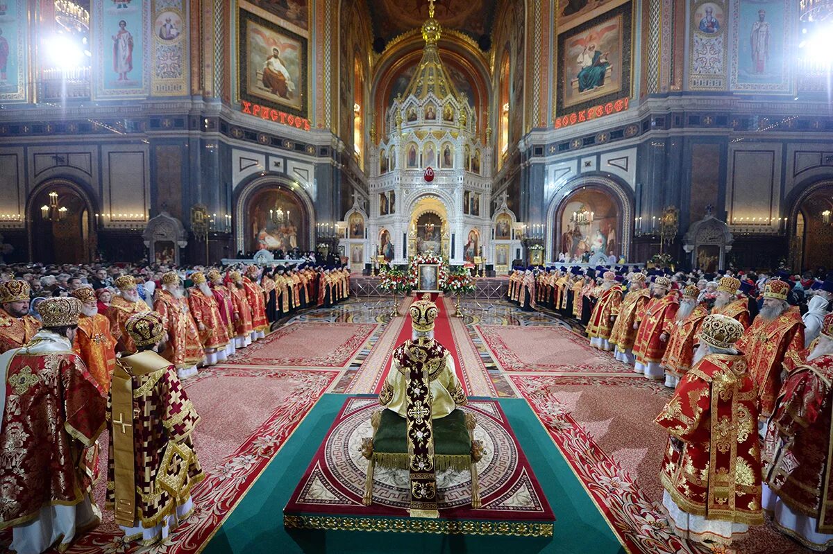 Пасхальная служба в храме Христа Спасителя. Храм Христа Спасителя богослужение храм Христа Спасителя. Богослужение в храме Христа Спасителя в Москве. Служба на Пасху в храме Христа Спасителя. Православная служба вечерня