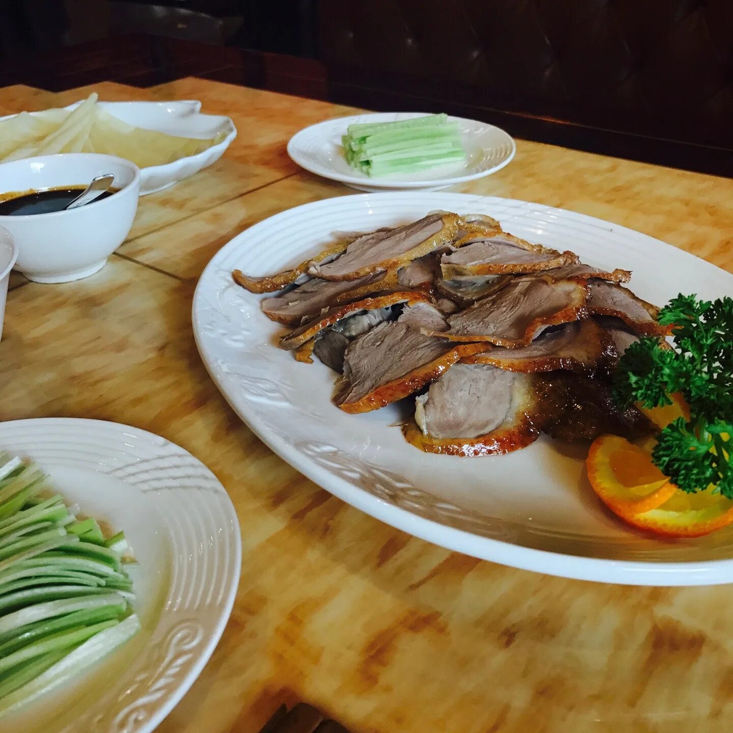 J peking duck. Пекинская утка ресторан цветной бульвар. Ресторан пекинская утка в Пекине. J Z Peking Duck ресторан Москва. Ресторан пекинская утка в Якутске.