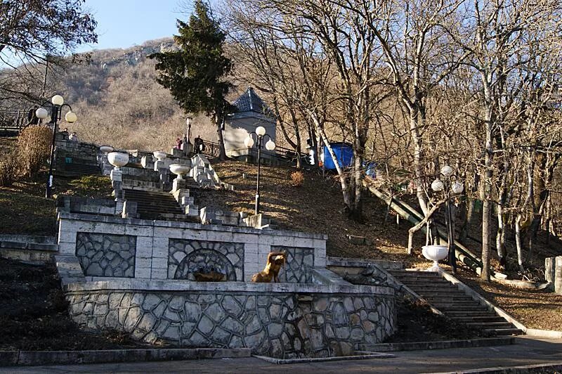 Памятники железноводска. Въезд в Железноводск. Железноводск въезд в город. Железноводск памятник кружке. Железноводск достопримечательности фото.