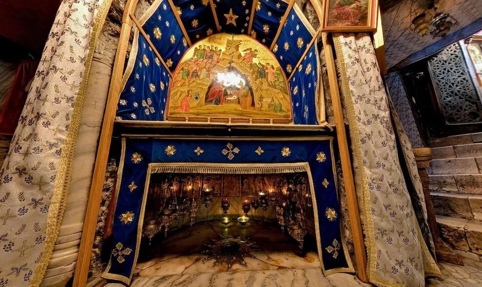 Где родился христос город. Базилика Рождества Христова Вифлеем. Собор Рождества Христова в Вифлееме. Вифлеем храм Рождества Христова пещера. Место рождения Иисуса Христа Вифлеем.