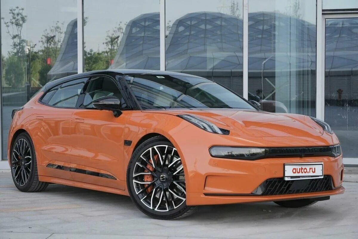 Zeekr 001 оранжевый