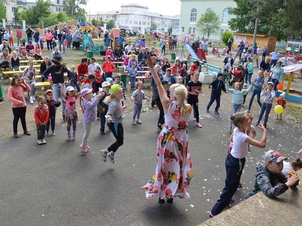 Парк города Южноуральск. Городской парк Южноуральск. Городской парк культуры город Южноуральск. Южноуральск парк аттракционов.