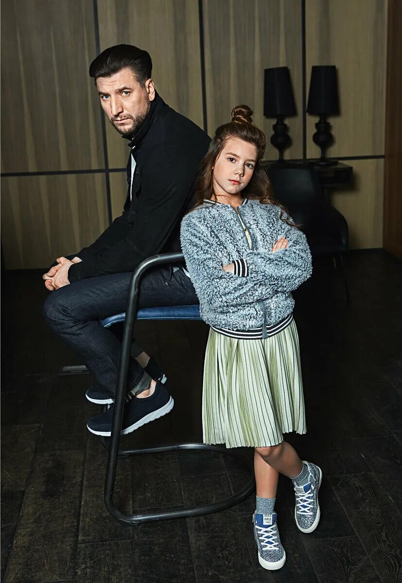 Актер устюгов дети. Жена актера устюгова. Янина соколовская и устюгов. Актер устюгов дети. Устюгов актер женат.