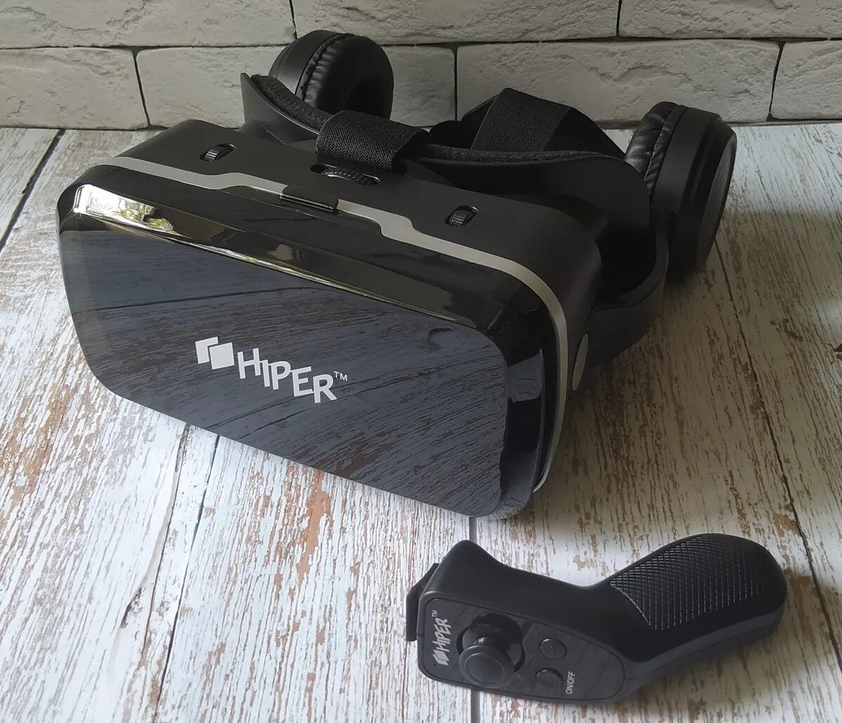 Vr очков hiper. Очки виртуальной реальности Hiper VR. 360max VR. Hyper VR Max. Очки VR Hyper VR Max.