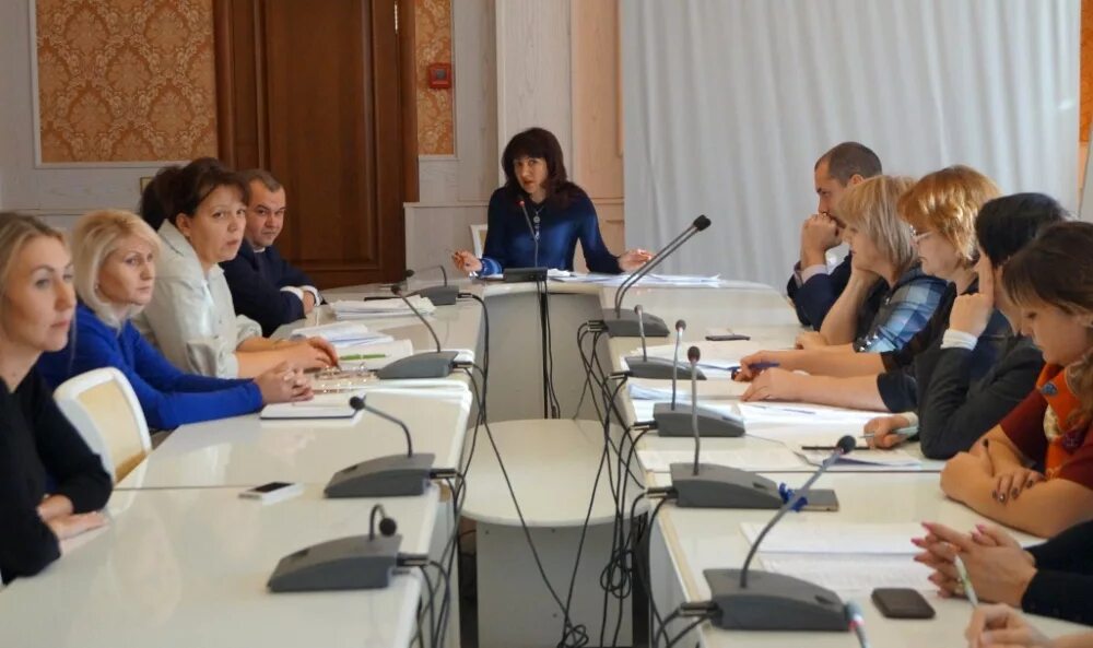 маршрутка елабуга. ягудина елабуга исполком. исполнительный комитет елабужского муниципального района. глава агрызского района ленар. руководитель исполкома елабуга роман исланов.