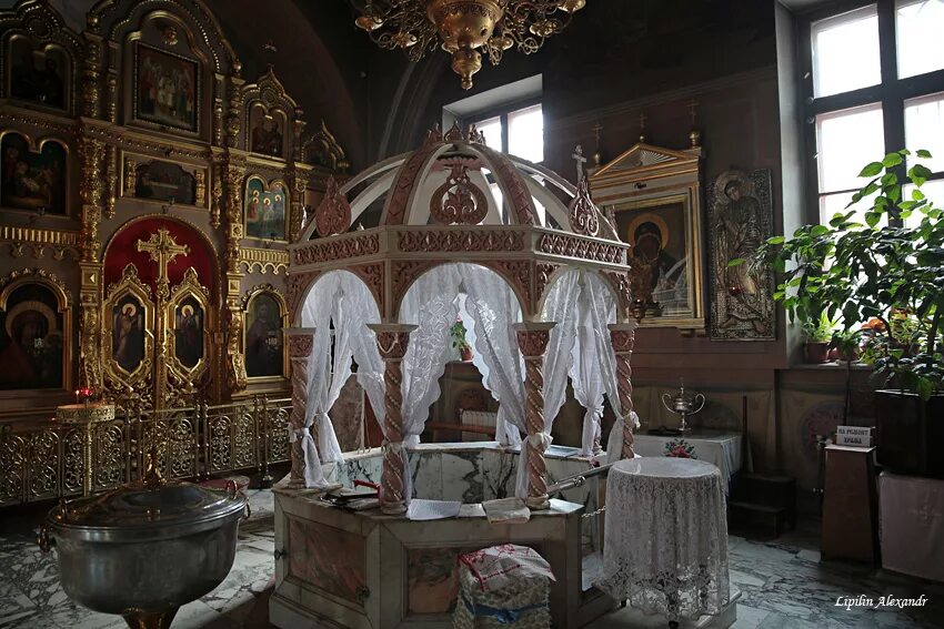 даниловский монастырь святыни. троицкий собор данилова монастыря в москве. мощи даниила московского в даниловском монастыре. даниил московский мощи данилов монастырь. мощи святого георгия в даниловском монастыре.