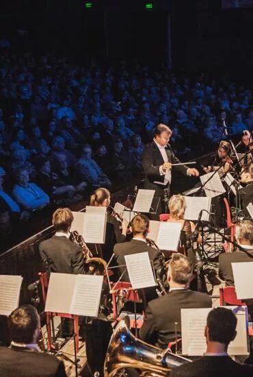 Оркестр Olympic Orchestra. Olympic Symphony Orchestra. Басист оркестра Olympic Orchestra. Вселенная неоклассики Olympic Orchestra.