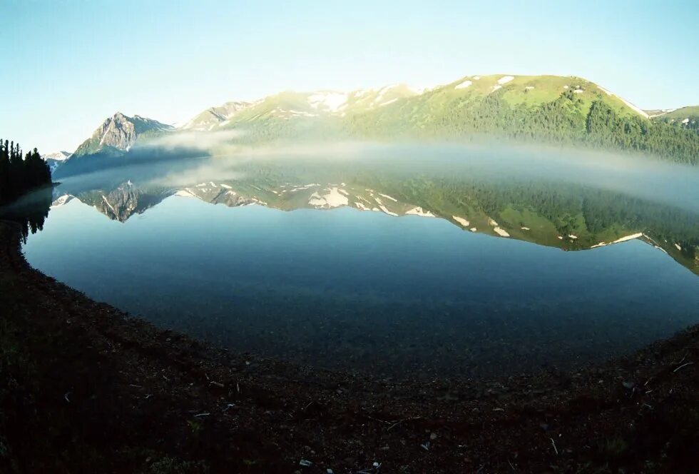 Озеро медвежье рыба. Медвежье (озеро, Иркутская область). Озеро Медвежье Саяны. Медвежье озеро Тофалария. Медвежье озеро Северная Америка.