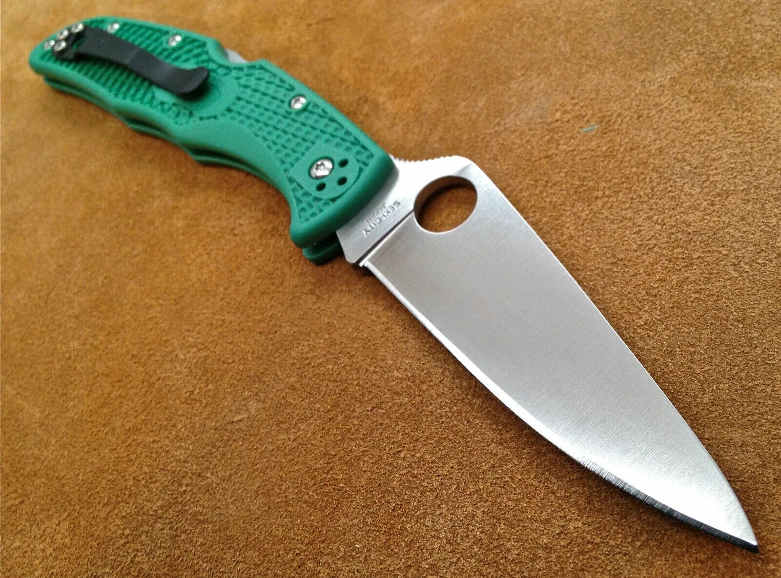 Купить спайдерку. Спайдерко Эндура 4 VG 10. Spyderco Endura 3 vg10. 10fpgr Endura 4 нож складной. Спайдерко Эндура 4.