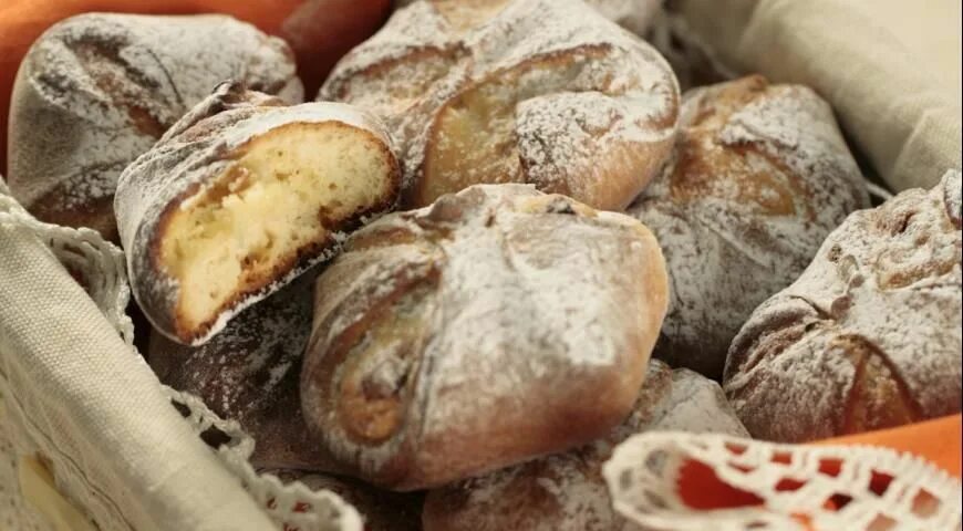 Венгерка с творогом. Венгерская ватрушка с творогом. Шобутинская венгерские ватрушки. Шобутинская венгерские ватрушки. Венгерка с творогом.