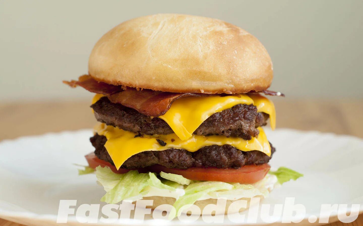 Дабл чизбургер с беконом. Меню гамбургер. Bbq chicken burger. Как построить бургер с грушей. Бургеры css.