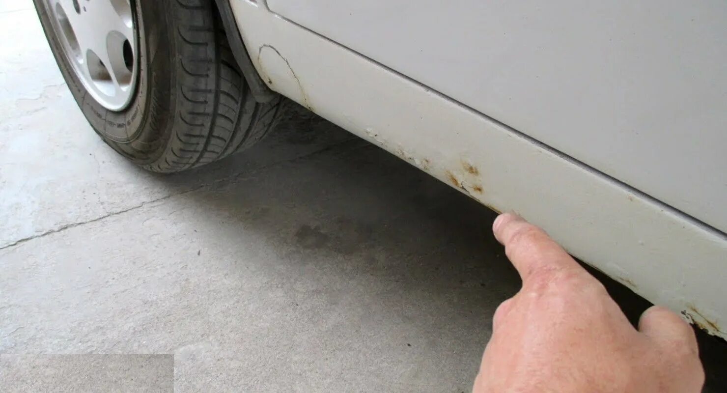 как убрать рыжики на автомобиле. цинкарь рыжики. коррозия капота. устранение ржавчины на кузове авто. коррозия капота.