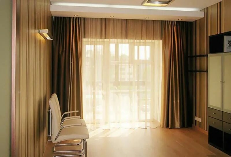 шторы на окно с балконной дверью в спальню. шторы для гостиной с балконом. шторы на окно с балконной дверью в спальню. шторы в спальню с балконной дверью. шторы в комнату с балконной дверью.