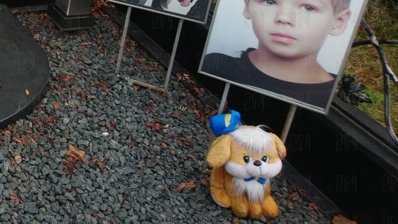 Могила александра дедюшко. Могила александра дедюшко. Александр дедюшко троекуровское кладбище. Что случилось с семьей дедюшко. Дедюшко актер могила.