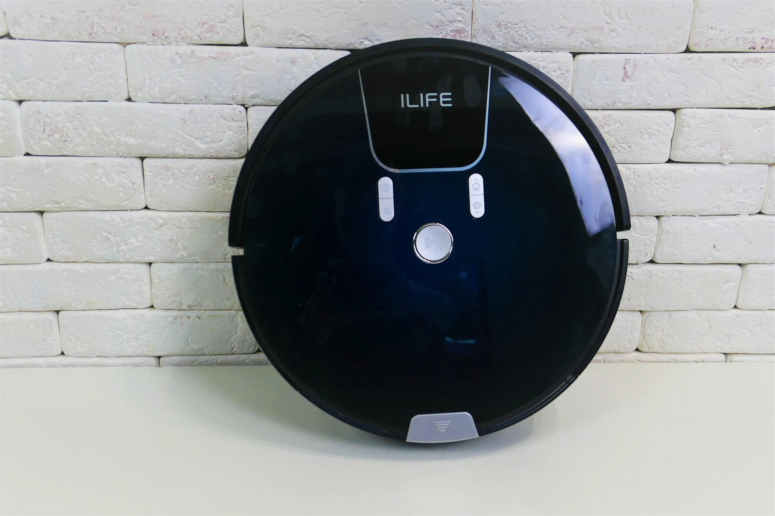 Ilife v40. Ilife a80 pro. ilife w450. робот-пылесос ilife v80 pro. ilife f100.
