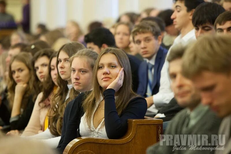 Студентка мгу. Студентки мгу. Студентки последних курсов. Девушки студентки мгу. Психфак алиса теплякова мгу.