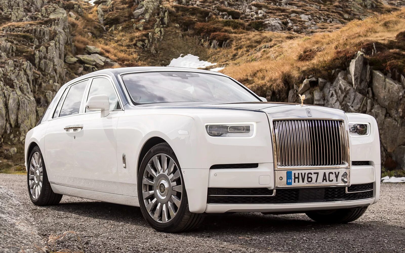 Похожие на роллс ройс. Роллс Ройс 2022. Rolls Royce Phantom 2022. Rolls Royce Phantom 2020. Rolls Royce Phantom 2021 белый.