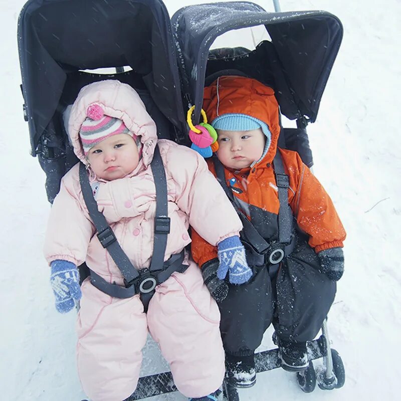 Надя сулейман родила 8 детей. Фото 3 детей. Рождение ребенка маткапитал. Ежемесячное пособие на при рождении близнецов. Материнский капитал при рождении двойни.