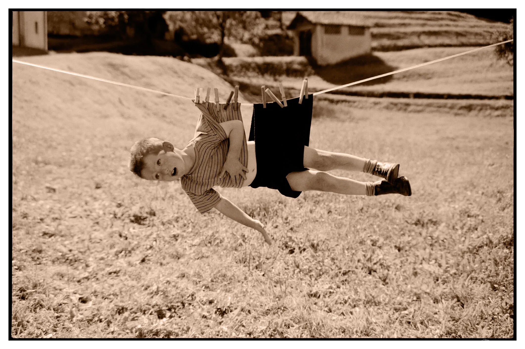 Мама молодым буду а не злым. Мама молодым буду а не злым. Злая мама и ребенок. Злая мама и ребенок. Что делать если мама злая.