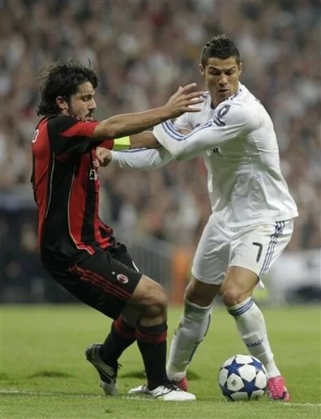 Интер реал мадрид айиша. Real madrid vs milan. Real vs inter. Real madrid vs milan. Пирло и роналду.