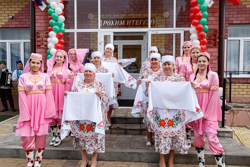 Погода в бакрче. Погода в бакрче. День села. Конкурс операторов машинного доения татарск 2006г. Оператор машинного доения.