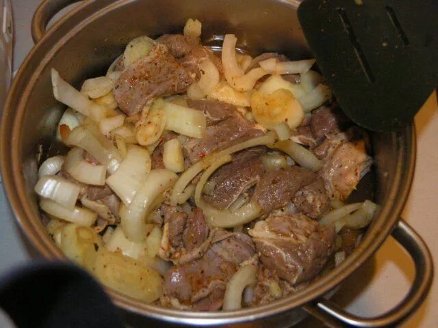 каурдак баранина. жаркое из баранины в казане. баранина в мультиварке с картофелем. жаркое варадо де франчо. тушеная баранина с картошкой.