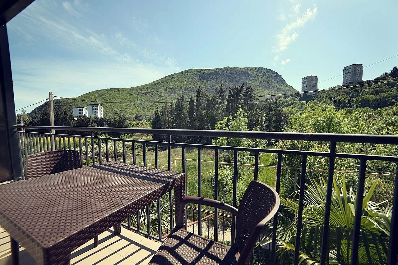 3. Отдых в крыму санаторий фламинго ыв раздольном. Отель фламинго партенит. Отель фламинго партенит. Гостиница фламинго партенит.