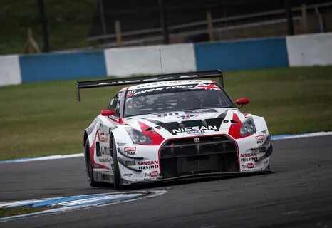 Nissan gtr гонки