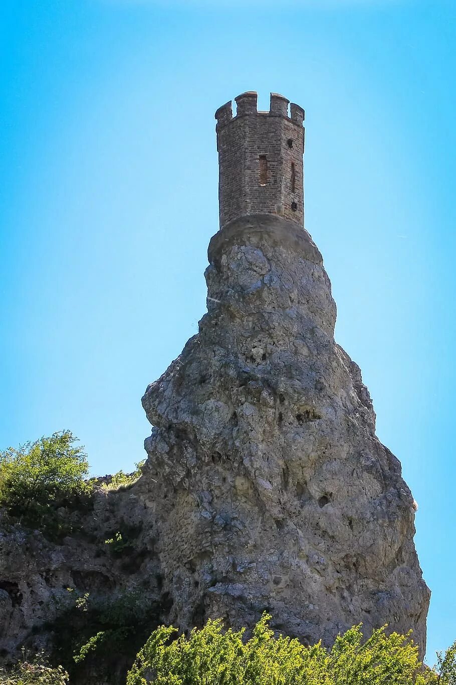 Башня бастиона. Бастион башня. Саакадзе Тауэр. Руины башни. Башня развалина.