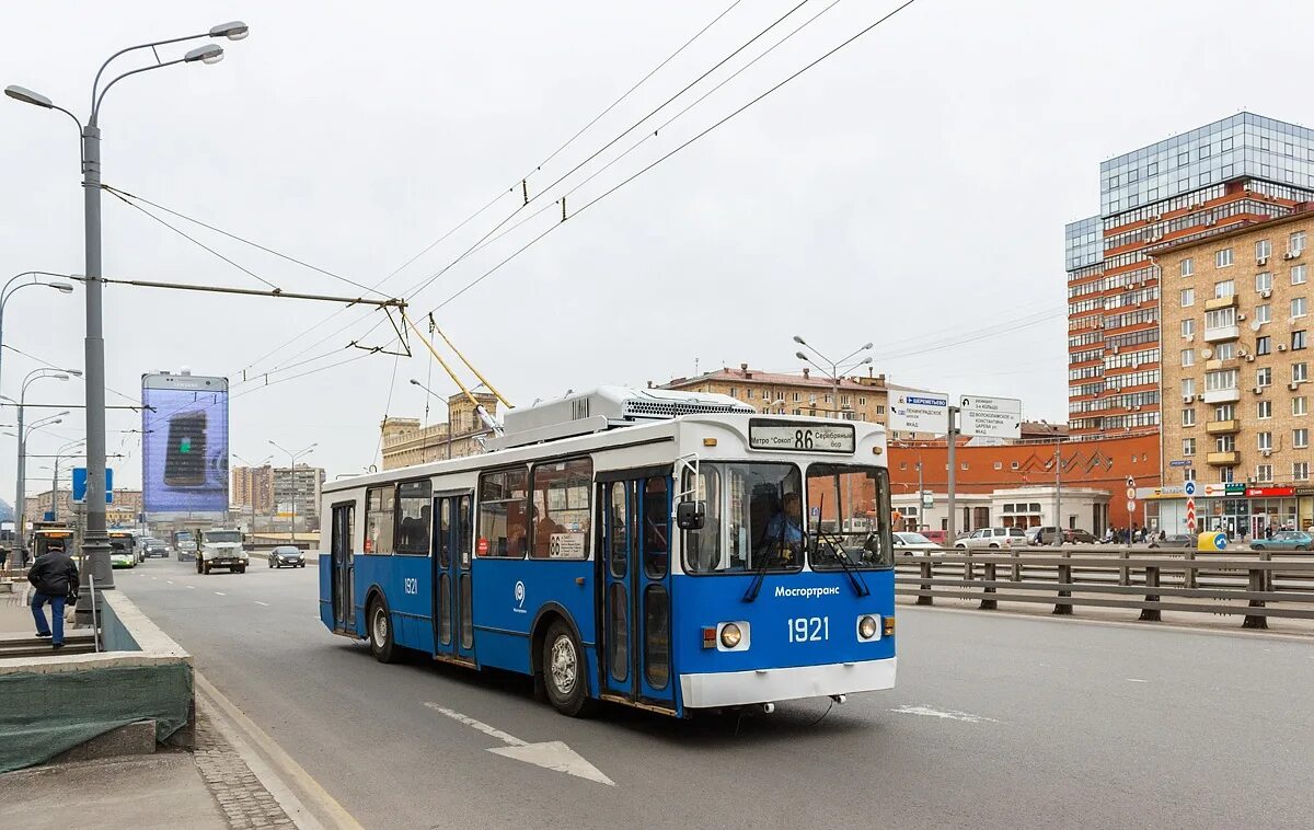 Работа троллейбусов 2. Троллейбус 2 Москва. Маршрут троллейбуса 2 Москва. Автостанции 2 троллейбус. Москва троллейбус красивые памятник.