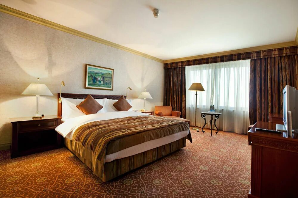 Almaty hotel. INTERCONTINENTAL Almaty 5. INTERCONTINENTAL Алматы номера. Отель Rixos Almaty Казахстан. Отель Plaza в Алматы.