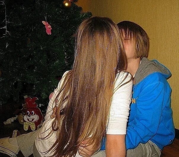 Трогать 15 летнюю. Домогательства к подросткам. Даня и кристи в 15. Трогать 15 летнюю. Анфиса вистингаузен и её парень.