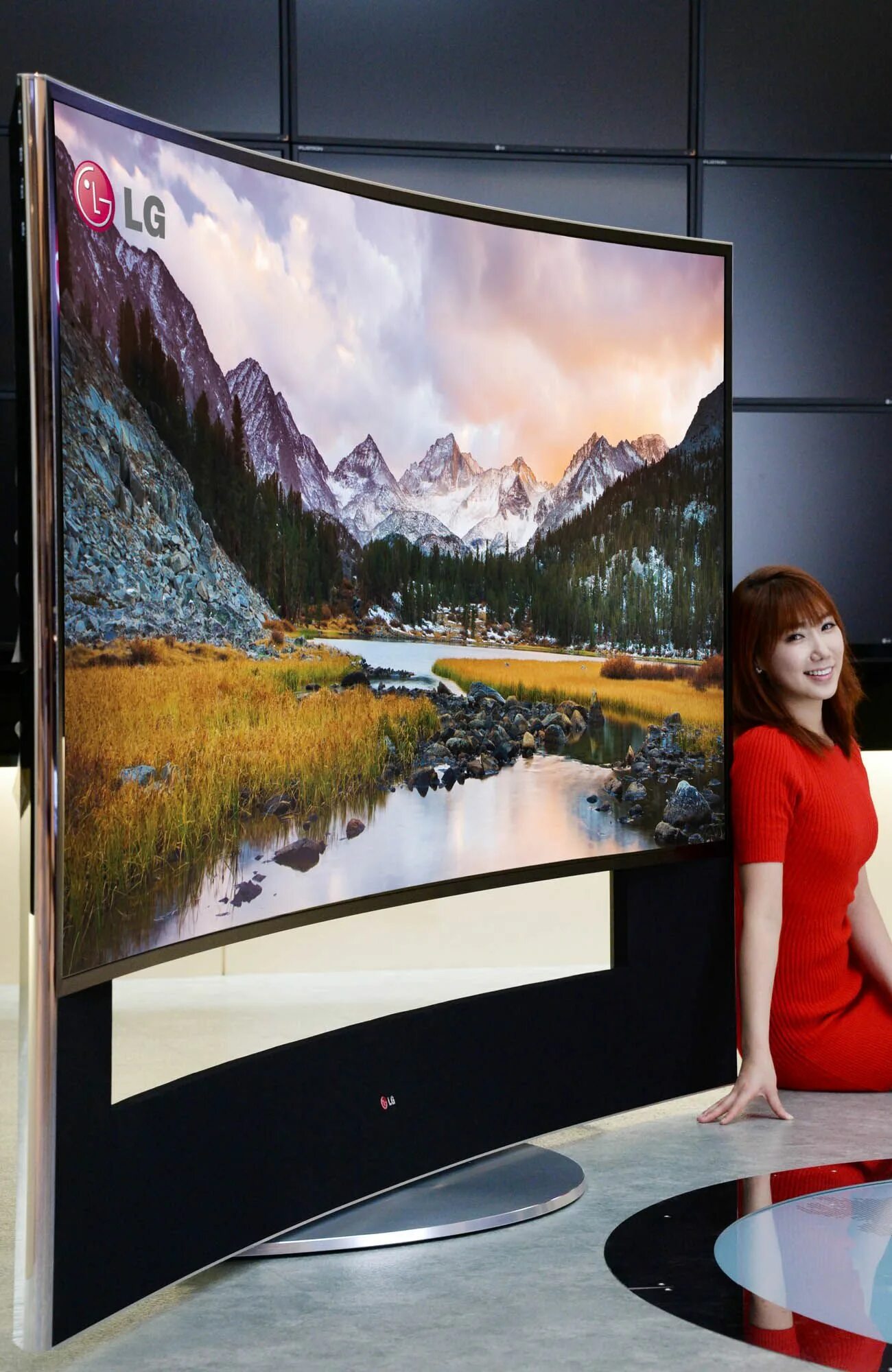 Panasonic th-152ux1w. Самый высокий телевизор. Плазма samsung 55 дюймов. Телевизор самсунг 100 дюймов. Телевизор самсунг 100 дюймов.
