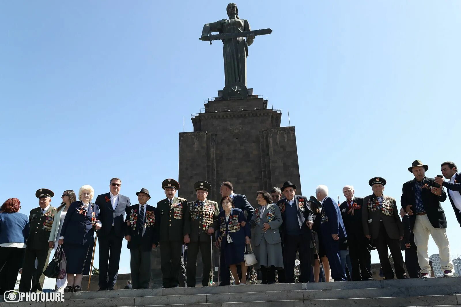 Победа ереван. День Победы Армения. Ереван 9 мая. С днём Победы 9 мая Армения. Праздник 9 мая в Армении.