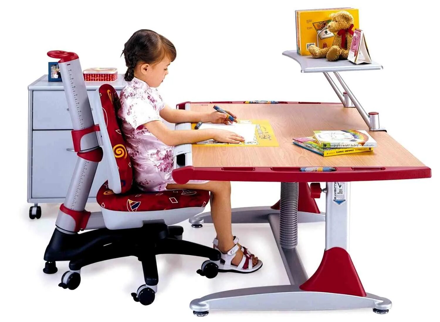 Стул для письменного стола первокласснику. Растущий стол для школьника. Какой стол выбрать ребенку. Стол для первоклассника. Какой стол выбрать ребенку.