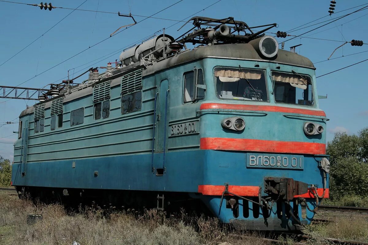 Электровоз цена. Вл60 электровоз. Локомотив вл 60. Вл60 1647. Электровоз вл60пк кабина.