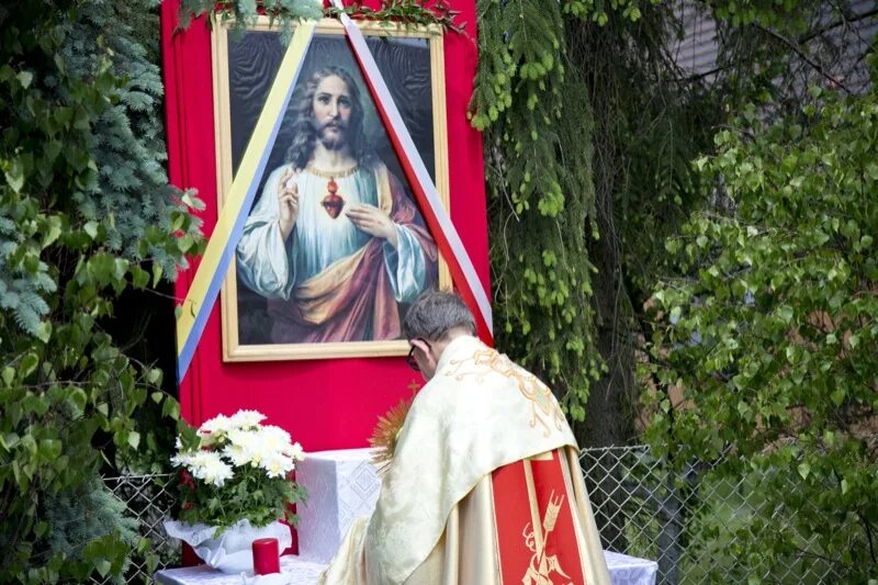 Телом и кровью христа. Католический праздник тела и крови Христовых (Corpus Christi). Corpus Christi праздник. Corpus Christi праздник в Испании. Торжество тела и крови Христовых.