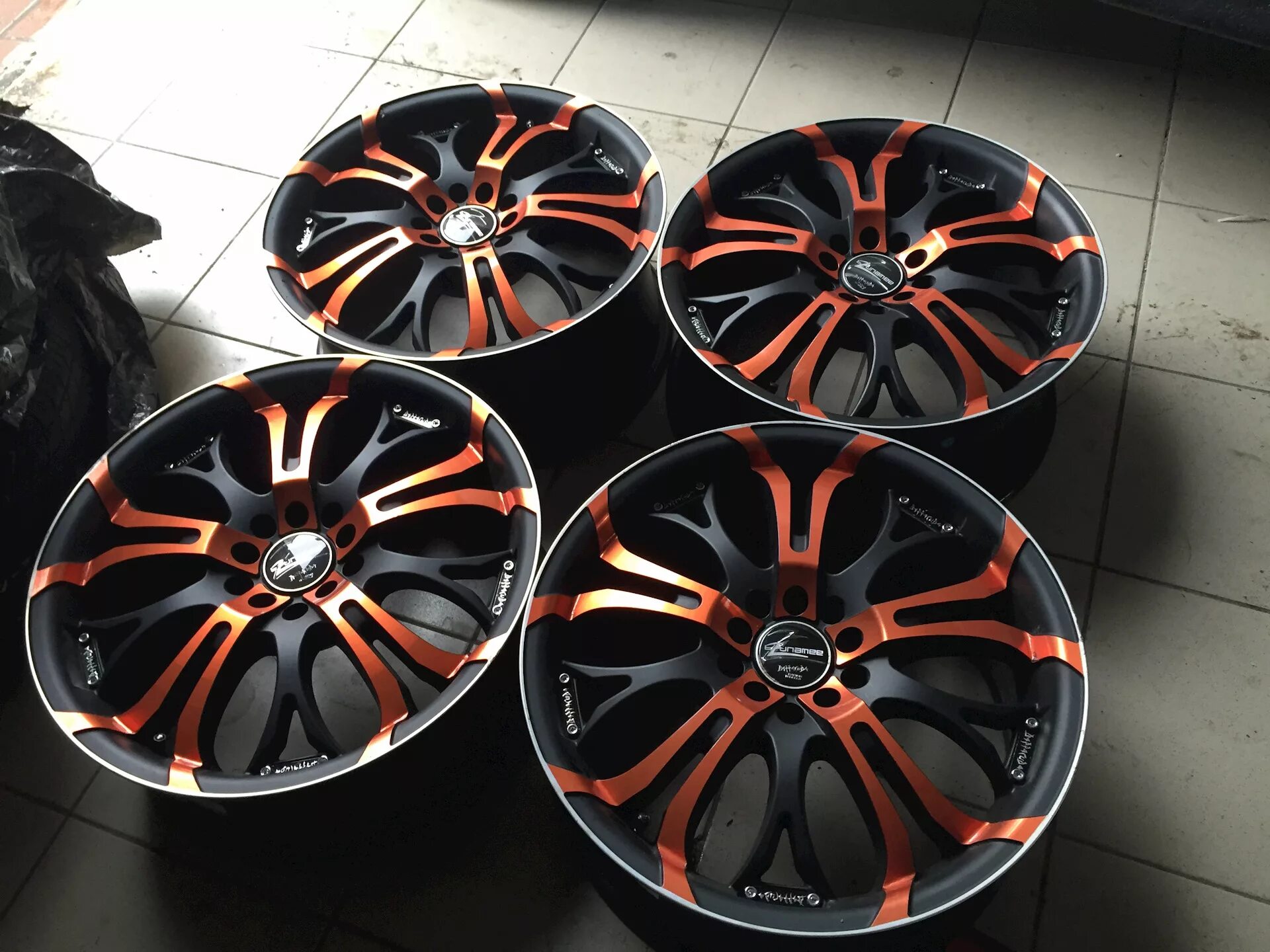 Литые диски р18. Диски nissan juke r17. nissan juke диски 17. диски ниссан джук r17. диски на ниссан джук 17.
