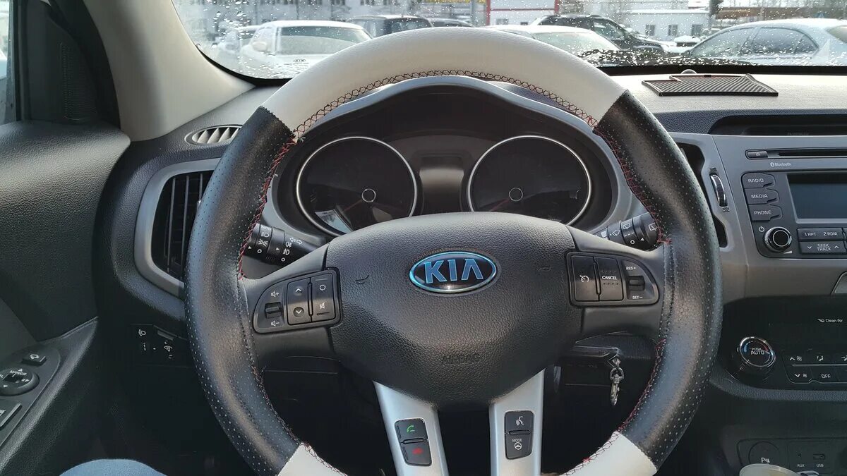 оплетка на руль киа спортейдж 3. Kia sportage 3 чехол на руль. Kia sportage 2013 руль. спортейдж диаметр руля. руль киа спортейдж 2 2010.