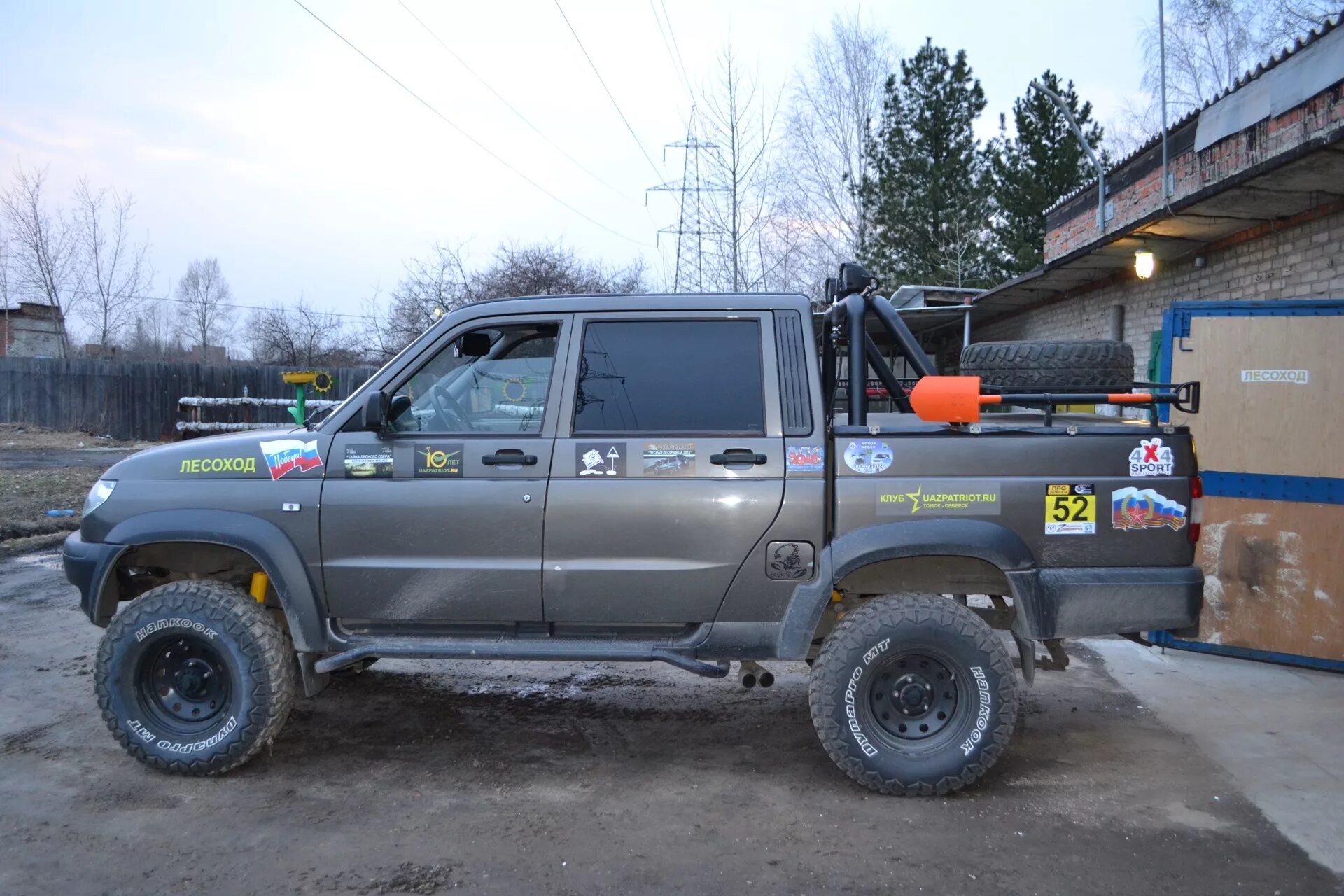 Лесоход на уаз купить. Patriot Pickup 35 колеса. Патриот пикап 31 колеса. УАЗ Патриот пикап на 33 колесах. УАЗ пикап на 33 колесах.