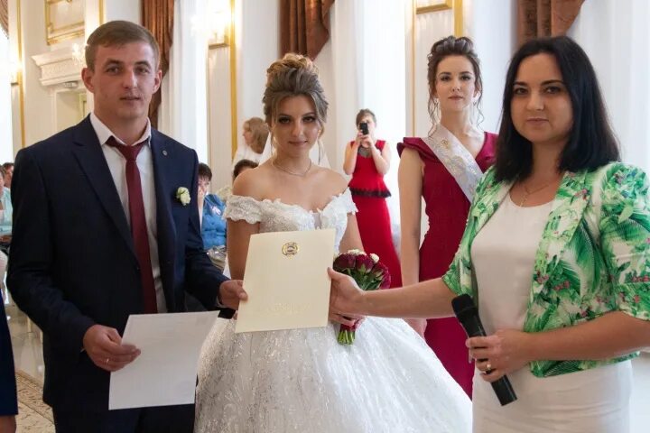 Загс черкесск телефон. Рти загс в черкесске. Загс карачаево-черкесской республики. Загс черкесск. Старый загс черкесск.
