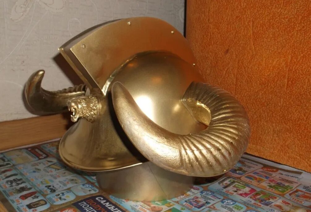 Шлем александра македонского джентльмены удачи. Шлем удачи. Шлем александра македонского джентльмены удачи. Шлем удачи. Двурогий шлем александра македонского.