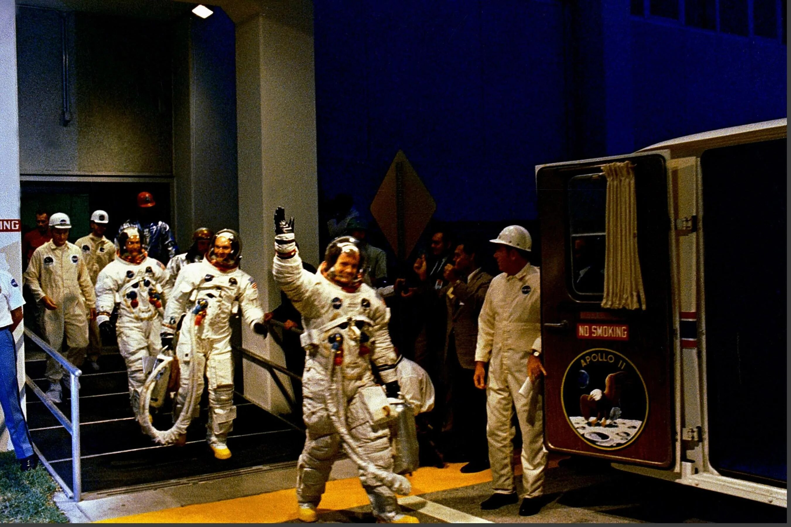 Полет первого американского космонавта. Старт Аполлона 11.