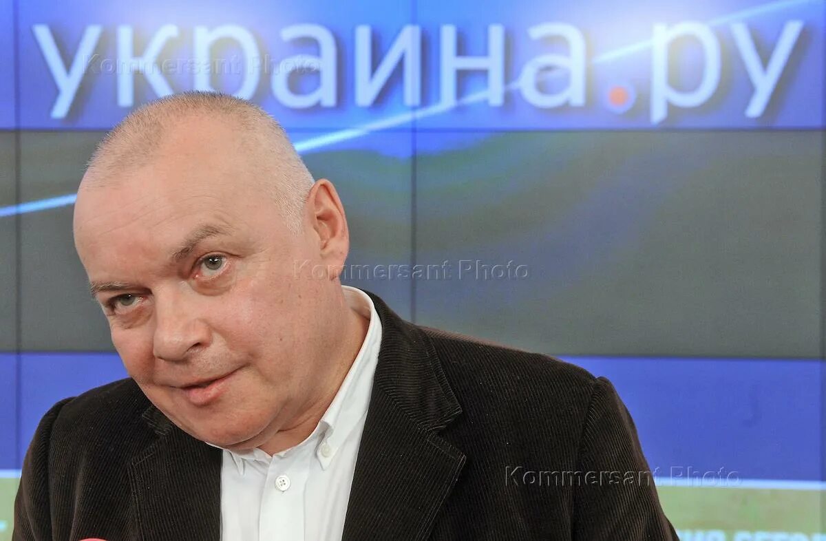 Киселев против шамана. Против киселева. Интервью навального дудю. Против киселева. Нсн национальная служба новостей.
